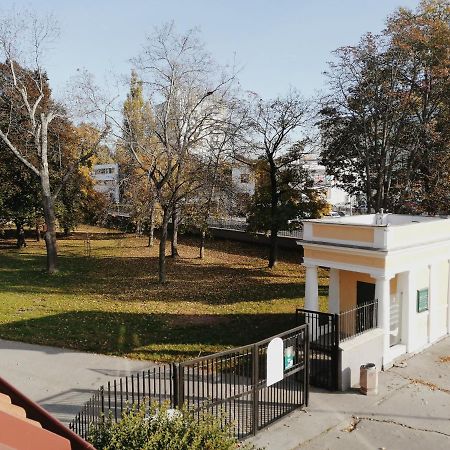 Sered' Apartman Pri Parku מראה חיצוני תמונה
