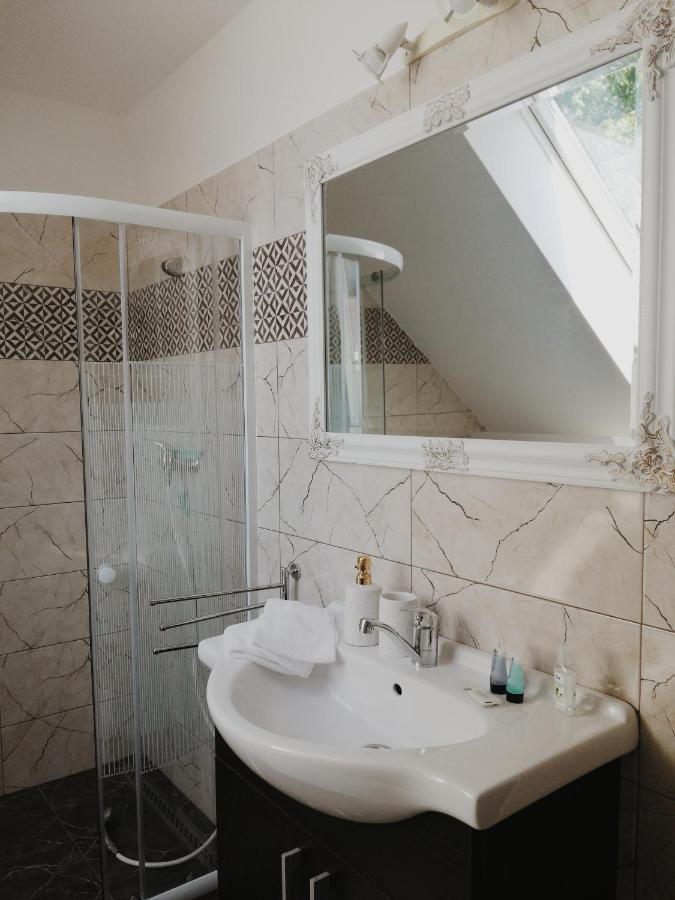 Sered' Apartman Pri Parku מראה חיצוני תמונה